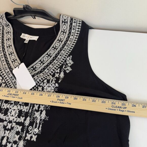 Chelsea & Theodore Black and White Embroidered Blouse - Picture 7 of 8